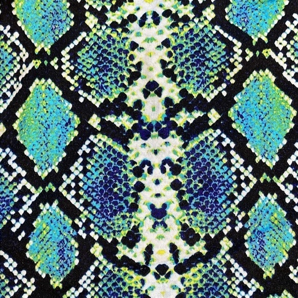 BCBGMaxAzria Phillipa Snake Skin Print Shorts Mini Daisy Duke Sz L - Picture 10 of 12